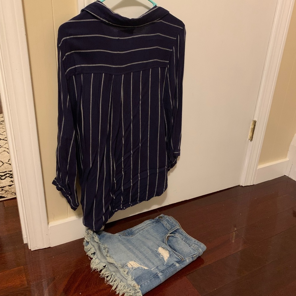 Button Up Top - image 4